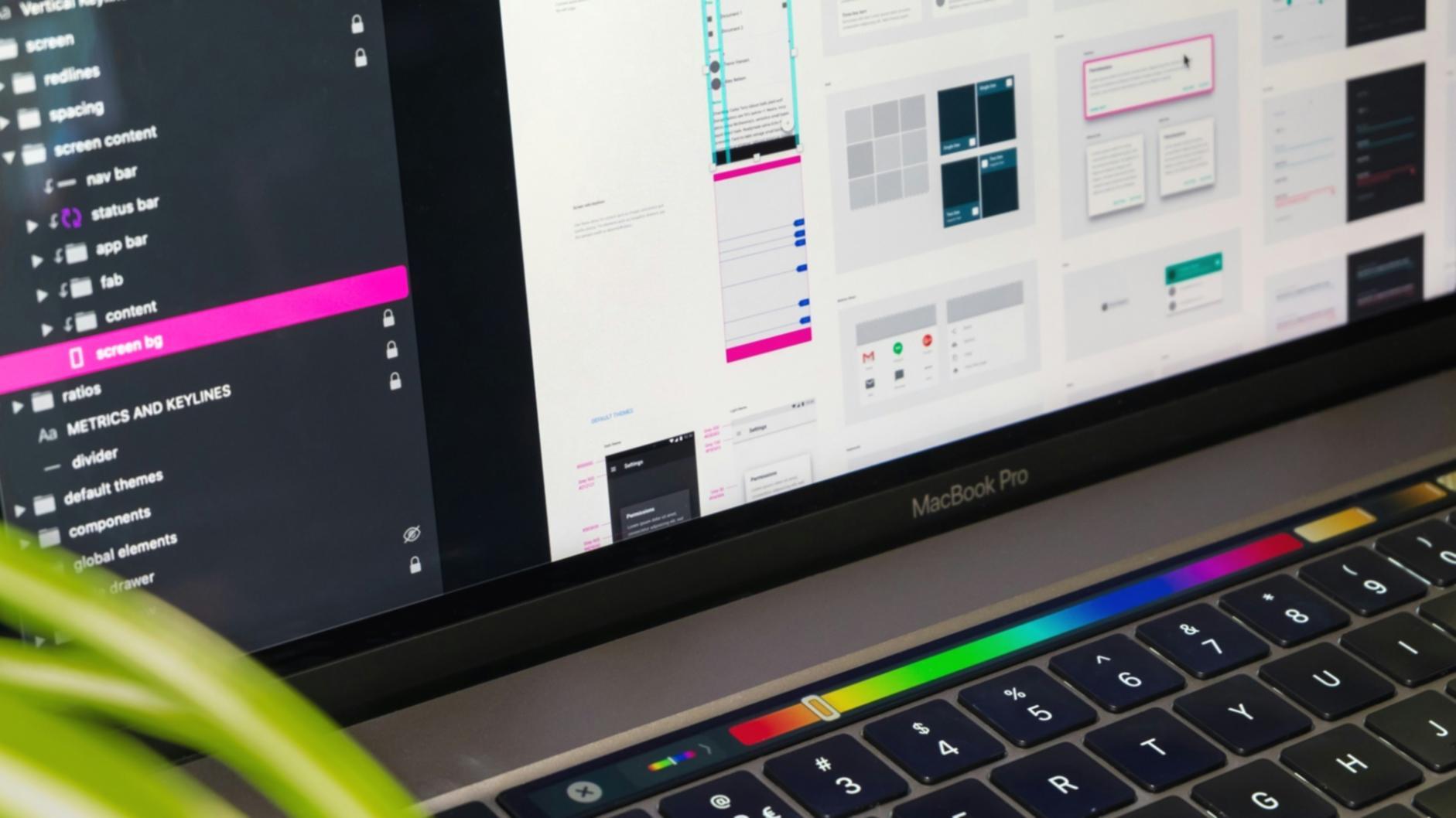 Deelnemer werkt aan sentimentanalyse van financieel nieuws tijdens een online workshop
